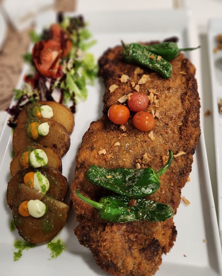 Anhou Restaurante Bar & Lounge