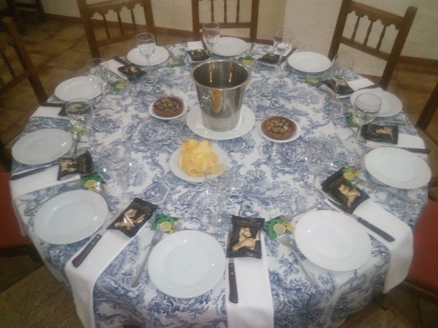 MESÓN EL BODEGÓN ,CARNES BRASA,PESCADOS Y COMIDA CASERA.Tambien Abrimos todas las visperas de Festivos y Fesivos.